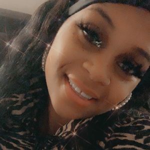 Meet your Posher, Ebony